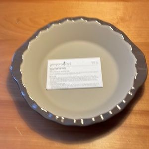 Pampered chef Deep Dish Pie Plate.  New.